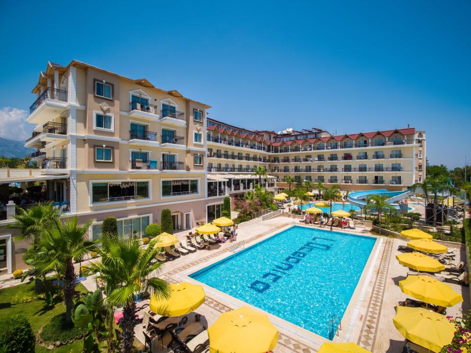 Hôtel L'Oceanica Beach Resort 5* - 1