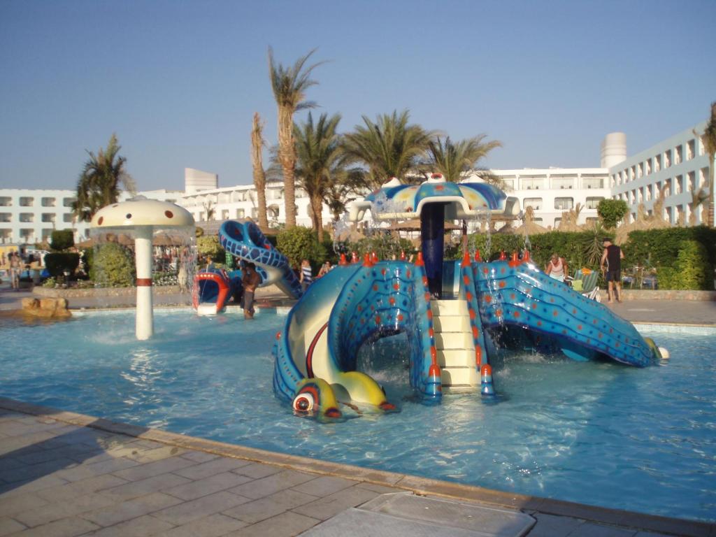 Titanic Aqua Park Resort 4* - 1