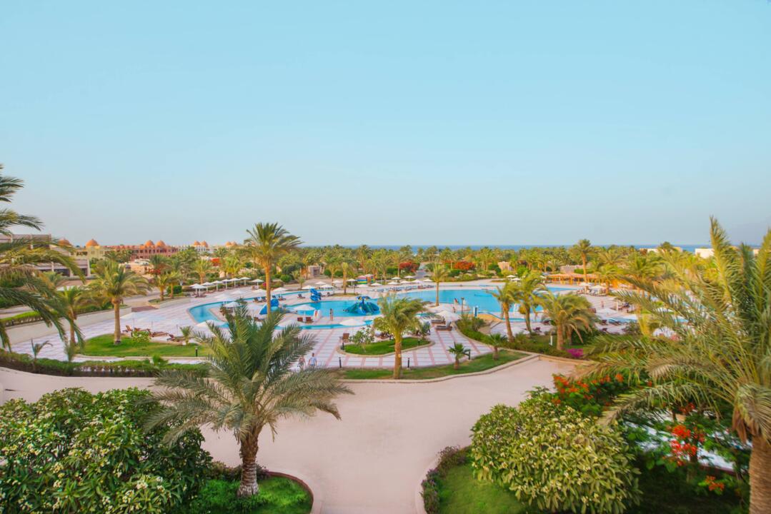 Pharaoh Azur Grand resort 4* Hurghada