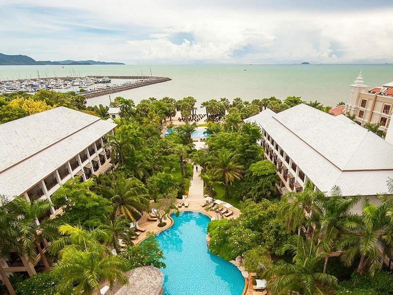 Ravindra Beach Resort 4*