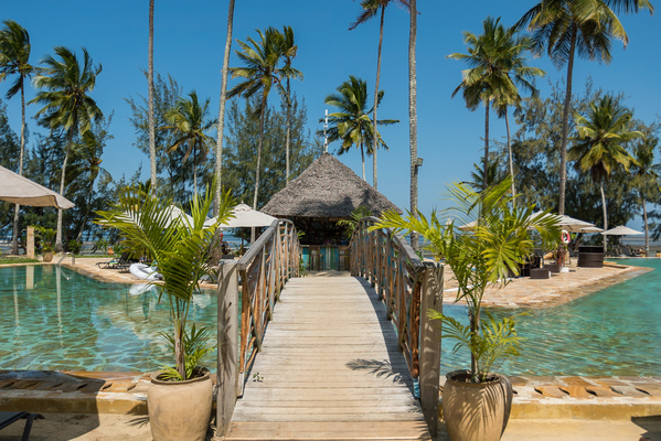 Circuit De Zanzibar à Selous, Culture, Safari Rivière et Plage 4*