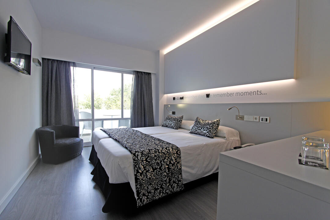 BG Pamplona 4* - 4