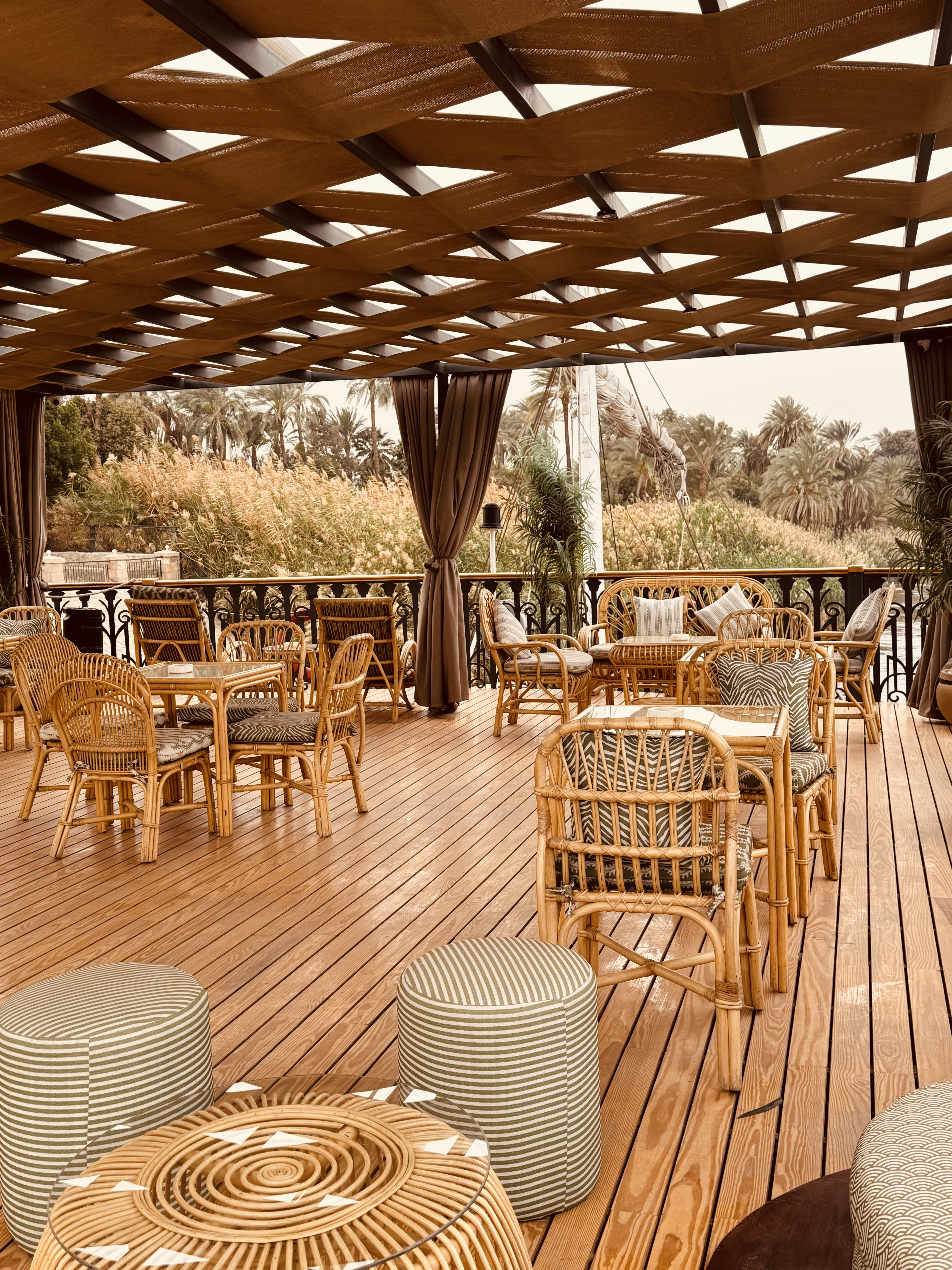 Nil Authentique en Dahabeya Nile Majestic 5 Voiles (ou similaire) 7 nuits - 11
