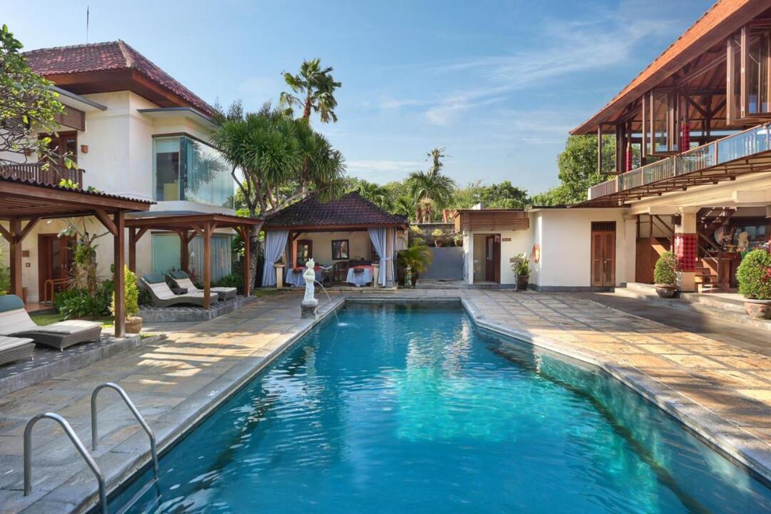 Respati Beach Hotel Sanur 3*