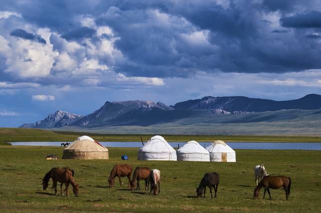 Kazakhstan - NOMAD'S LAND