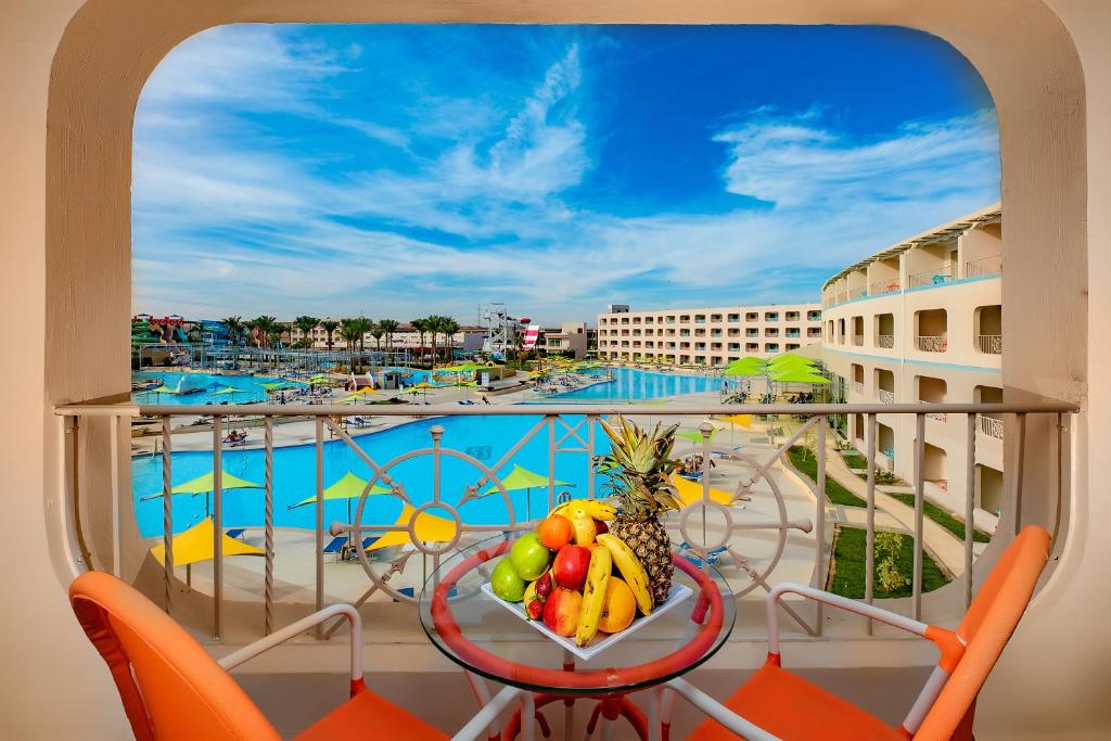 Titanic Aqua Park Resort 4*